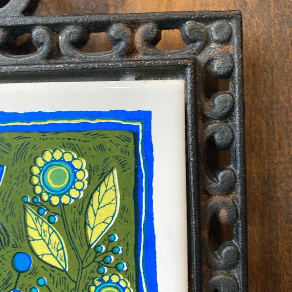 MCM Cast Iron Ceramic Tile Drummer Boy Retro Blues Greens 12x8” Vintage Trivet - Picture 5 of 14